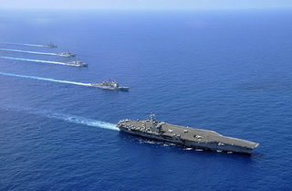 Trung Quốc lớn tiếng cảnh báo Mỹ tránh xa Biển Đông
