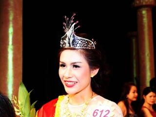 Người đẹp 24 tuổi đăng quang Nữ hoàng Trang sức 2013