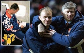 Bergkamp không thể dẫn dắt Arsenal vì sợ đi máy bay!