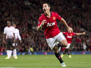 Chicharito nổ súng, M.U hạ Liverpool ở League Cup