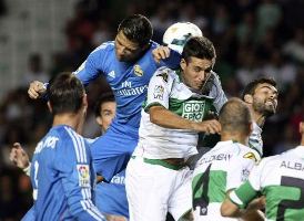 Real Madrid khó nhọc đánh bại Elche