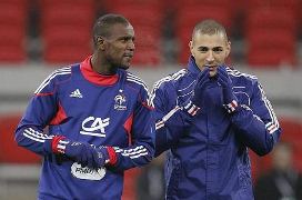 Real Madrid để Benzema trên ghế dự bị là sai lầm lớn