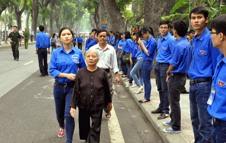  Nét đẹp thanh niên tình nguyện những ngày viếng Đại tướng