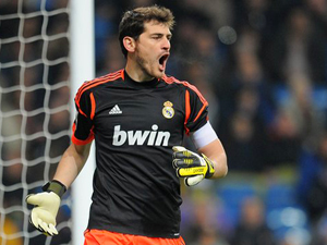 Casillas bất ngờ đe dọa rời bỏ Real Madrid