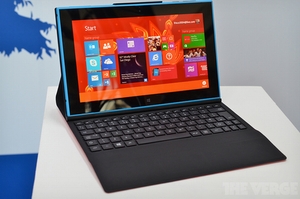 Nokia đáp trả Surface 2 bằng Lumia 2520