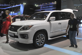 Lexus LX570: Xe sang hầm hố