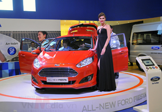 Xe nhỏ siêu khỏe Ford Fiesta mới giá 650 triệu ?