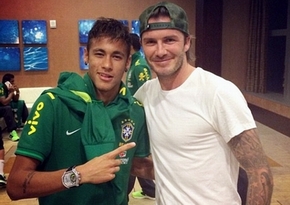 Neymar, Luiz hào hứng chụp hình cùng Beckham!