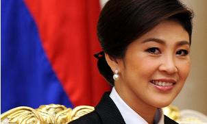 Nữ Thủ tướng Thái thoát hiểm trong gang tấc