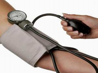 Cách xử lý khi huyết áp tăng