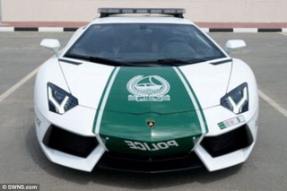 Choáng với dàn siêu xe của cảnh sát Dubai