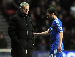 Mourinho không muốn giữ chân Mata