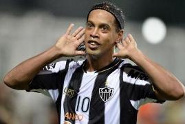 Ronaldinho trở thành &quot;Vua Nam Mỹ&quot; 2013