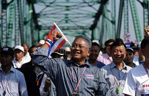 Xe tăng vào thủ đô, Thủ tướng Thái vẫn tự tin