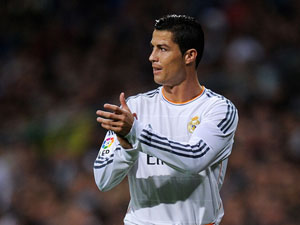 Cris Ronaldo giành giải tiền đạo hay nhất thế giới 2013