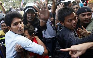 Phe biểu tình Thái bị giáng đòn bất ngờ