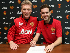 Mata háo hức đá cặp cùng Rooney và Van Persie