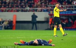 Man Utd không giải phóng hợp đồng cho Van Persie