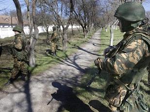 Quân Nga tại Crimea đã nổ súng cảnh cáo?