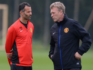 Giggs âm mưu “lật đổ” David Moyes