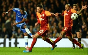 Mancini chỉ trích học trò khi bị Chelsea loại