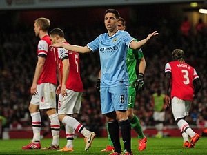 Rơi điểm ở Emirates, Man City lỡ cơ hội vượt Chelsea