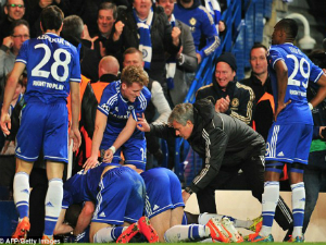 Mourinho lí giải 'pha kỳ quặc' sau cú ngược dòng