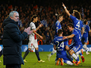 Chelsea vào bán kết: Phần thưởng cho ván bài liều!