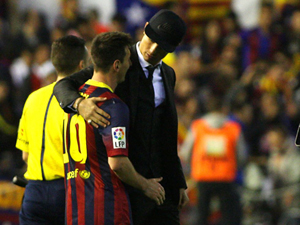 Ôm Messi, CR7 để lại hình ảnh hiếm gặp