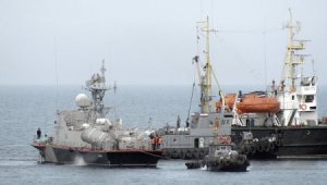 Hàng loạt tàu chiến từ Crimea &quot;đổ về&quot; Ukraine