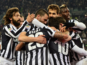 Juventus chính thức đăng quang Serie A