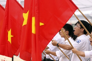 Học sinh, giáo viên Việt Nam cùng hát Quốc ca