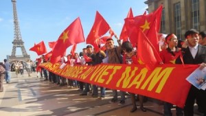 Biểu tình lớn tại Pháp phản đối Trung Quốc