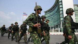 Quân đội Thái bất ngờ đảo chính, lật đổ chính phủ