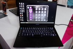 Ấn tượng laptop chơi game màn hình 3K siêu nét