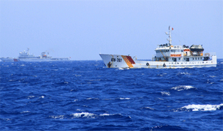 Tàu Trung Quốc quyết liệt đeo bám, quay phim tàu Việt Nam
