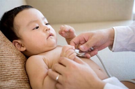 Cách chăm sóc và phòng bệnh viêm phổi cho trẻ