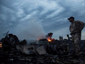 Hai máy bay tiêm kích Ukraine áp sát MH17 trước khi bị rơi