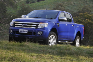 Xe bán tải Ford Ranger như ‘diều gặp gió’