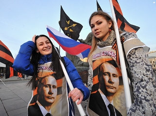 Giữa “muôn trùng vây”, dân Nga nhất loạt ủng hộ Putin