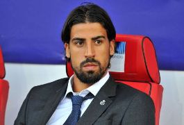 &quot;Hoàng đế&quot; Beckenbauer khuyên Khedira về Bayern Munich