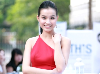 Hoa hậu Thùy Lâm: “Đã có lúc thấy mình xập xệ”