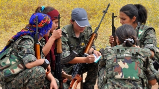 Nữ tướng người Kurd khiến IS “kinh hồn bạt vía”