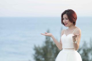 “Tai nạn” hy hữu của Hòa Minzy trong MV đầu tay