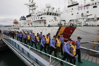 Đánh cá bất hợp pháp, tàu Trung Quốc bị bắn