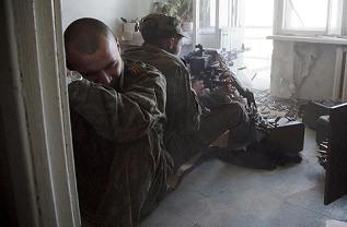 Ukraine: Chỉ huy quân ly khai thề chiến đấu đến cùng