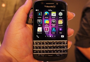 BlackBerry Q10 &quot;đổ bộ&quot; với giá rẻ bất ngờ