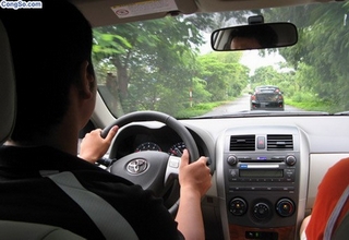 Giám đốc Công an Hà Nội muốn học sinh hết lớp 12 biết lái ô tô