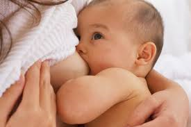 Nâng ngực có ảnh hưởng đến việc nuôi con bằng sữa mẹ?
