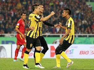 Việt Nam 2-4 Malaysia: Gục ngã trước cửa thiên đường!